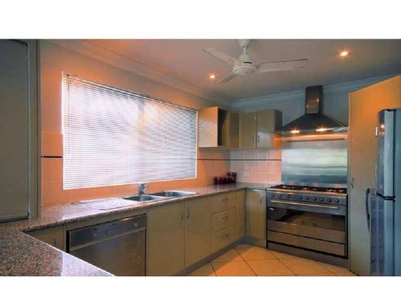 4/120 The Strand, North Ward QLD 4810