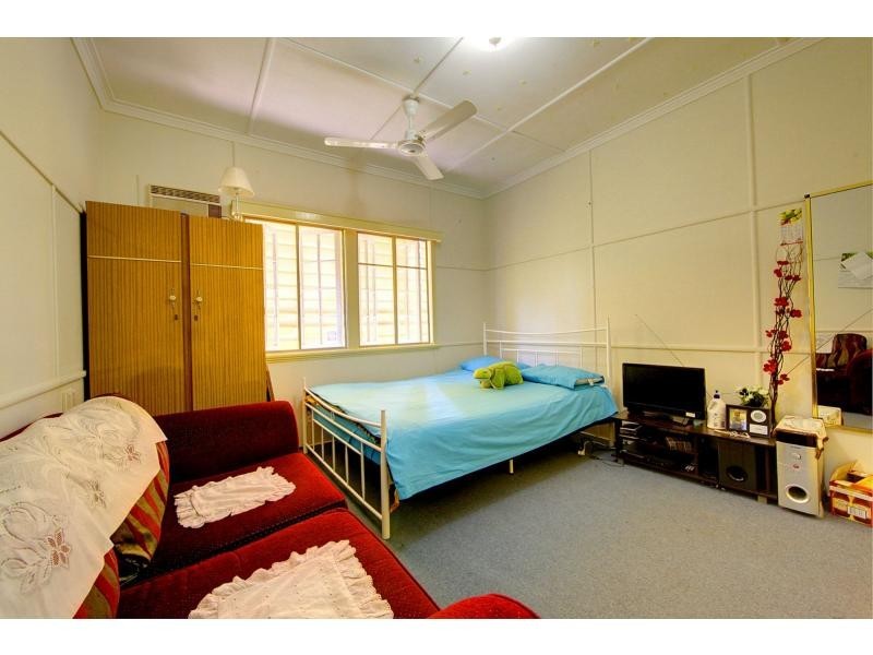 8 Diprose Street, Pimlico QLD 4812