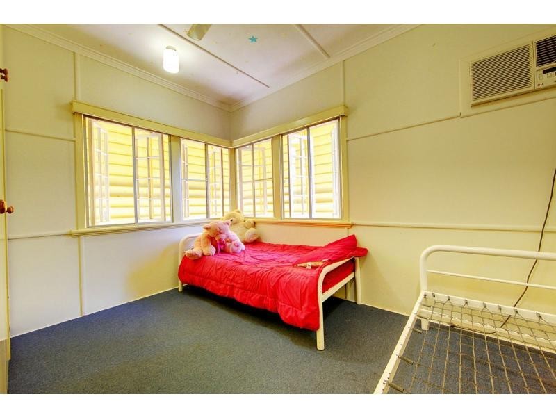 8 Diprose Street, Pimlico QLD 4812