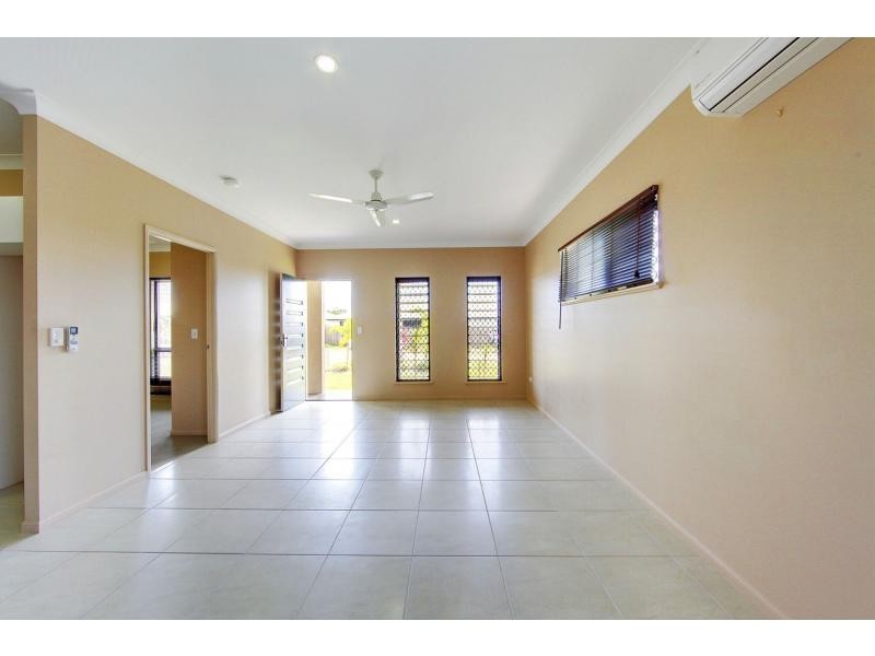 28 Makena Circuit, Burdell QLD 4818