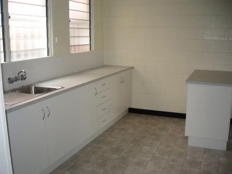 1/201 Kings Road, Pimlico QLD 4812