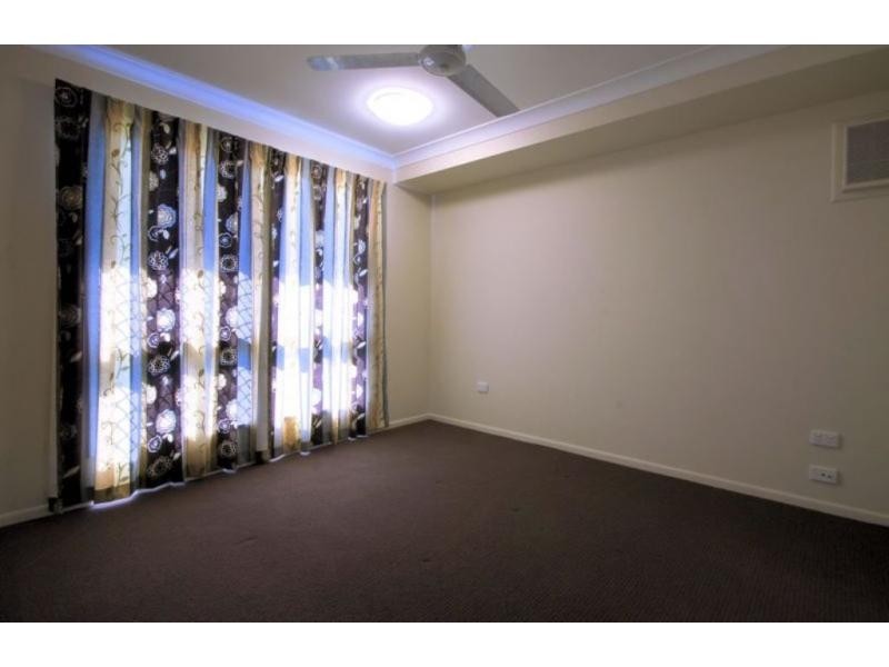 8 Chapple Street, Mount Louisa QLD 4814