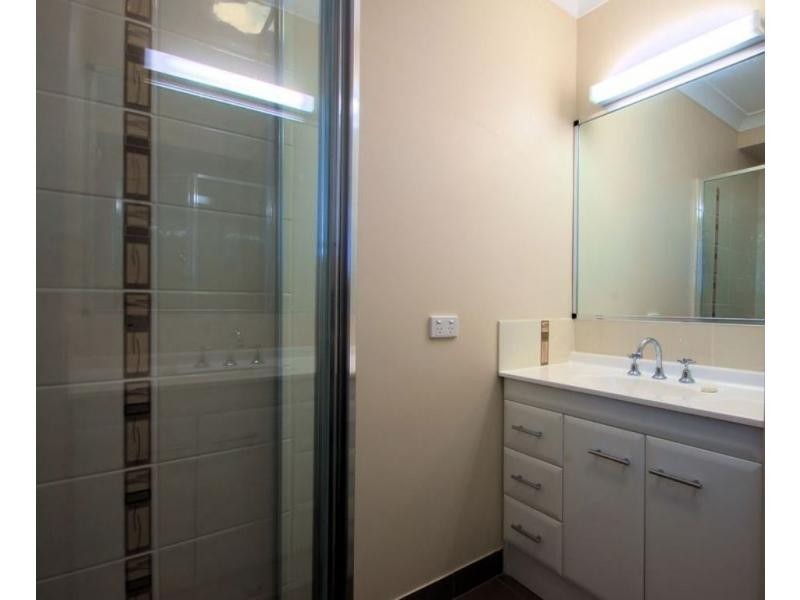 8 Chapple Street, Mount Louisa QLD 4814