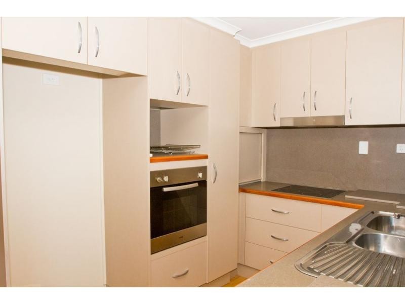 8 Legge Court, Mount Louisa QLD 4814