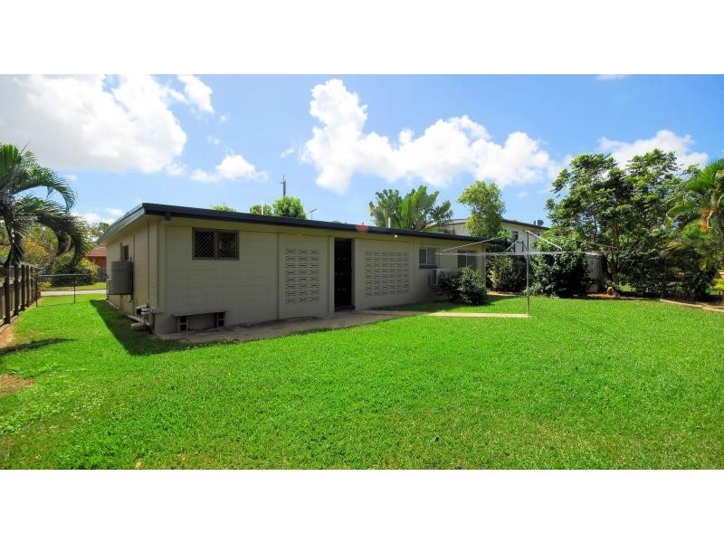 10 Marloo Street, Cranbrook QLD 4814