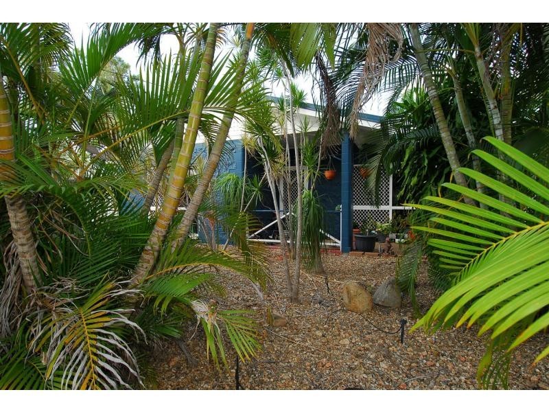 16 Mostyn Crescent, Bushland Beach QLD 4818