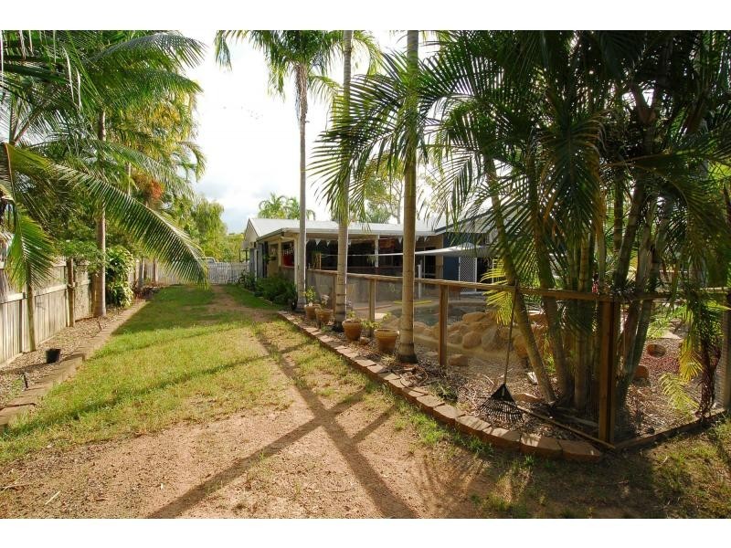 16 Mostyn Crescent, Bushland Beach QLD 4818