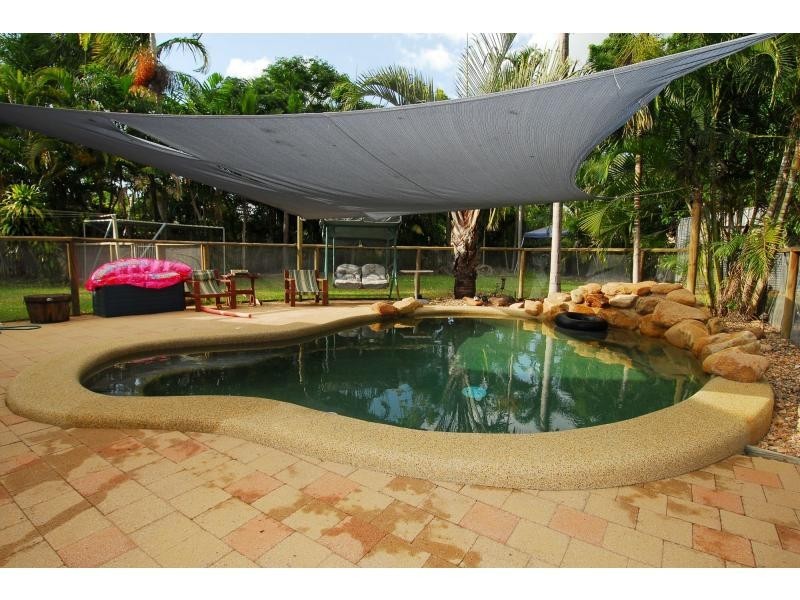 16 Mostyn Crescent, Bushland Beach QLD 4818