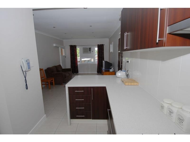 3/2 Healy Street, Mundingburra QLD 4812