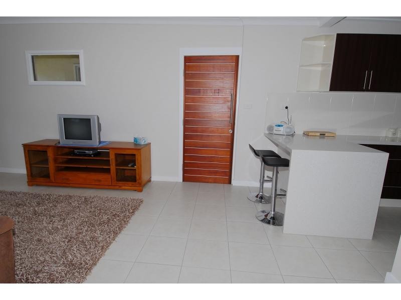 3/2 Healy Street, Mundingburra QLD 4812