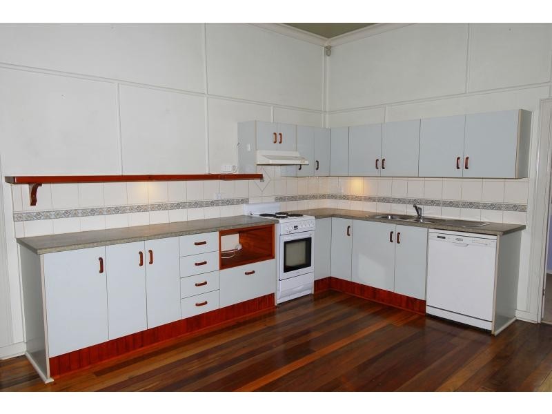 116 Twelfth Avenue, Railway Estate QLD 4810