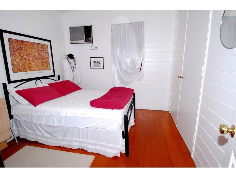 101 Tully Street, South Townsville QLD 4810