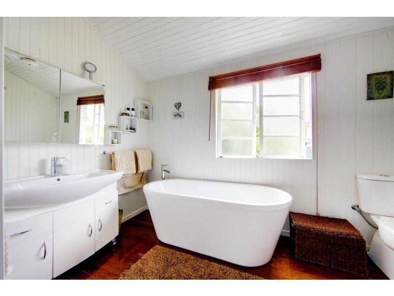 82 Robertson Street, Railway Estate QLD 4810