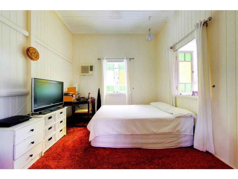 82 Robertson Street, Railway Estate QLD 4810