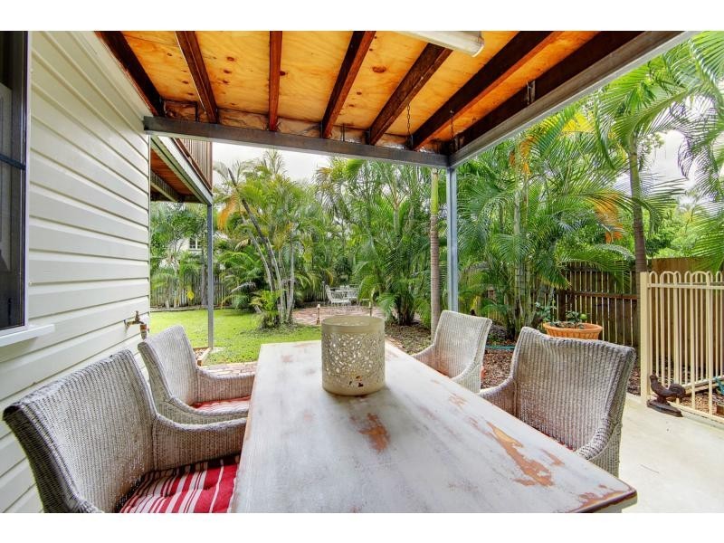 82 Robertson Street, Railway Estate QLD 4810