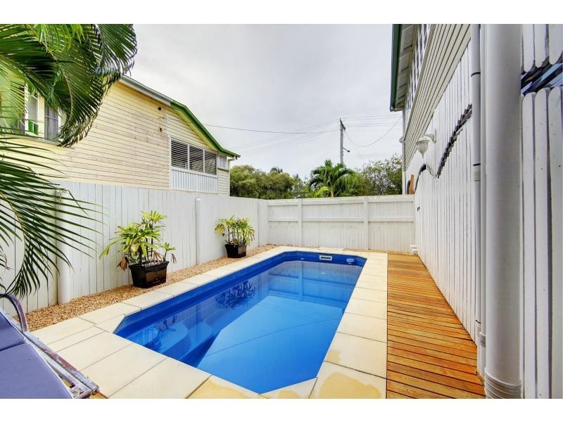82 Robertson Street, Railway Estate QLD 4810