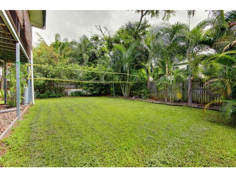 82 Robertson Street, Railway Estate QLD 4810