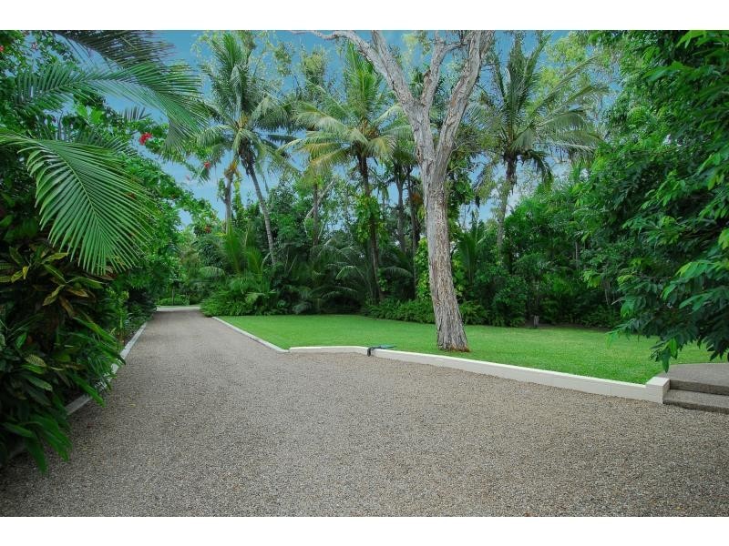 4 Macadamia Court, Bushland Beach QLD 4818