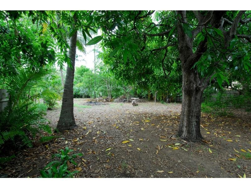 4 Macadamia Court, Bushland Beach QLD 4818