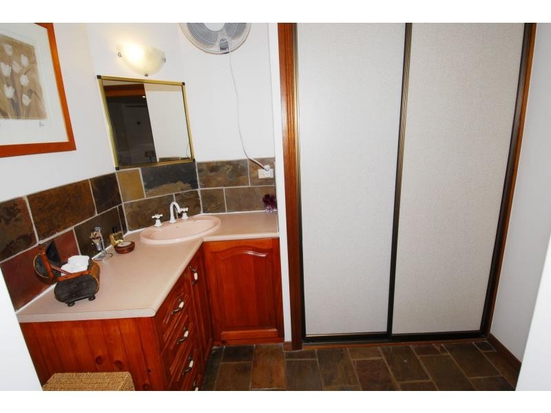 4 Macadamia Court, Bushland Beach QLD 4818