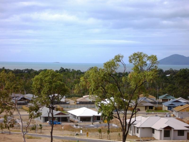 138 Goicoechea Drive, Bushland Beach QLD 4818