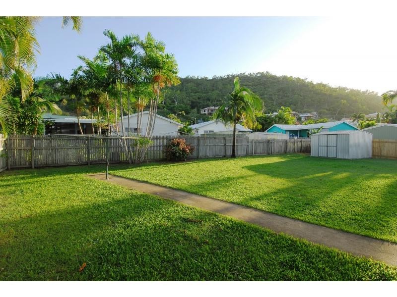 53 Rundle Street, Mount Louisa QLD 4814