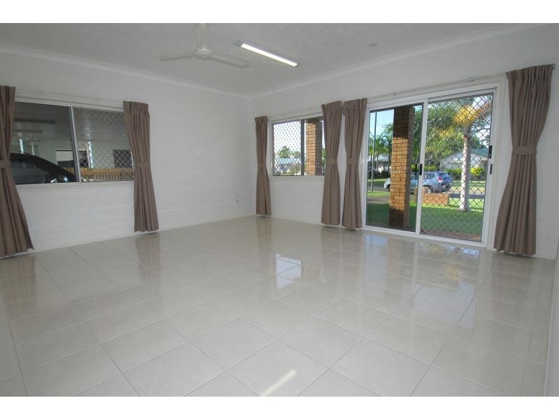 53 Rundle Street, Mount Louisa QLD 4814