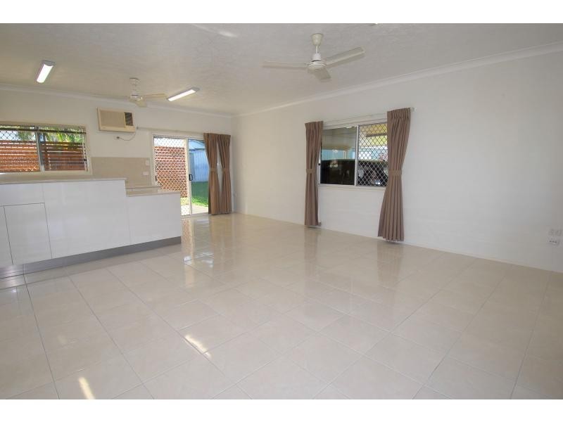 53 Rundle Street, Mount Louisa QLD 4814