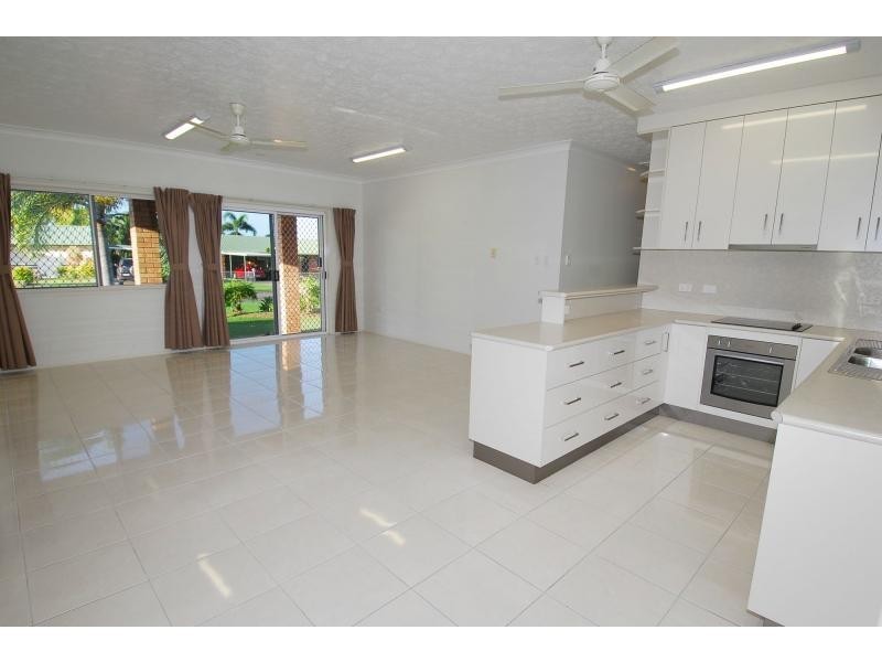 53 Rundle Street, Mount Louisa QLD 4814