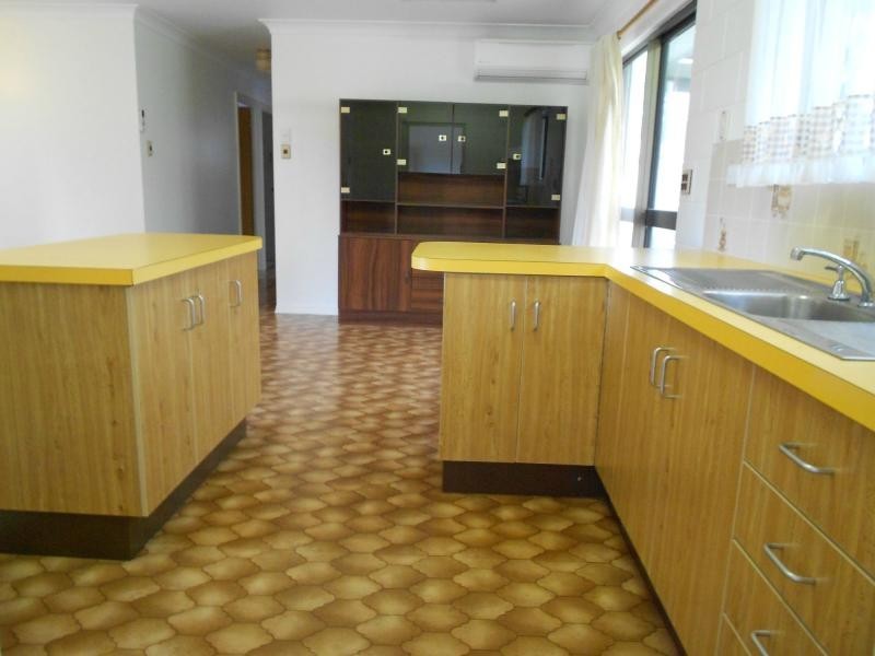 8 Champagne Court, Kelso QLD 4815