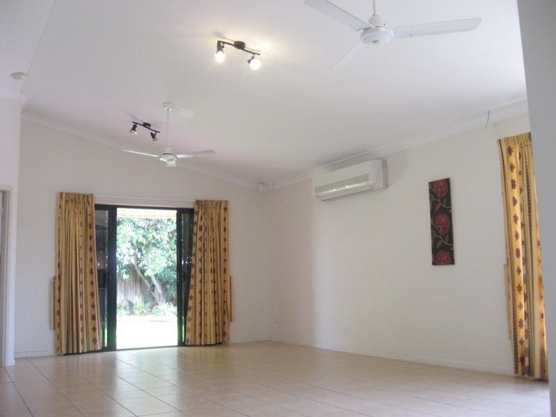 47 Estuary Parade, Douglas QLD 4814