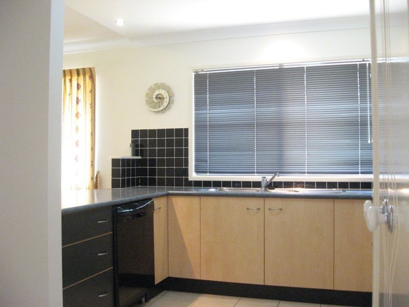 47 Estuary Parade, Douglas QLD 4814