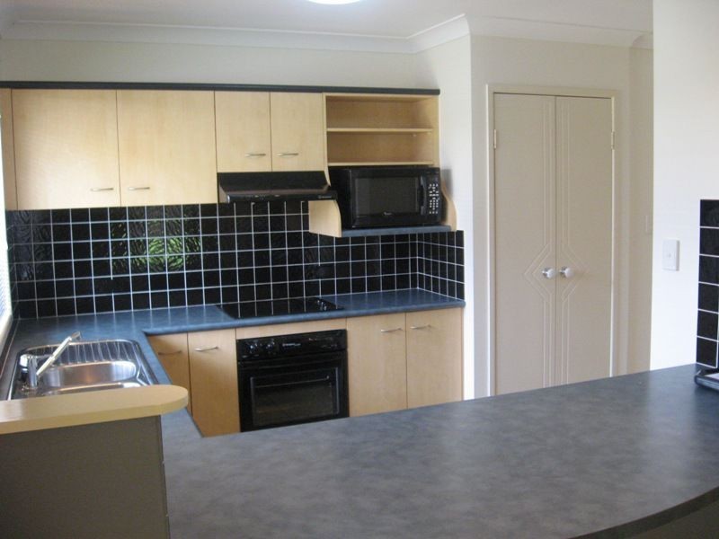 47 Estuary Parade, Douglas QLD 4814