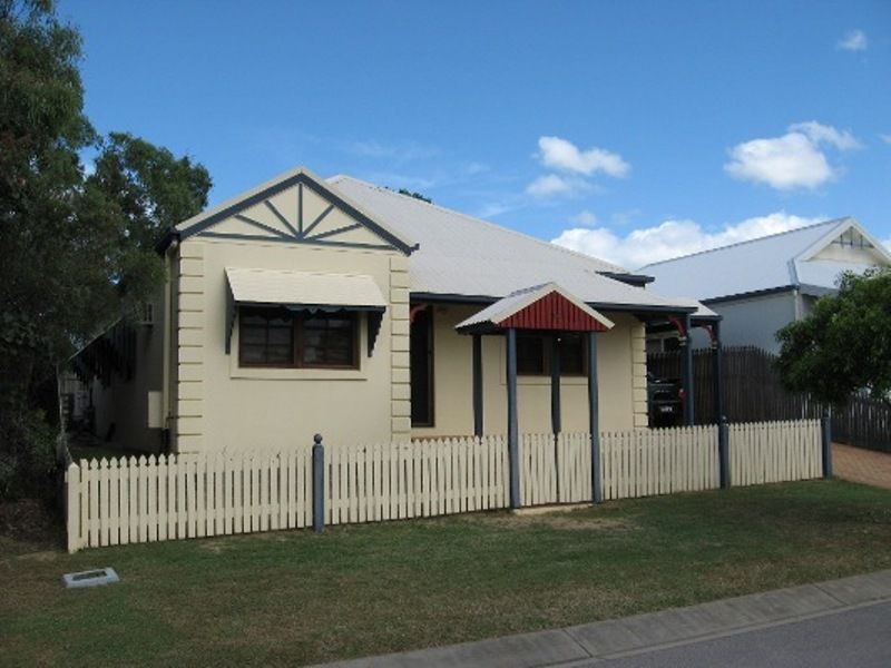 18 Southern Cross Circuit, Douglas QLD 4814