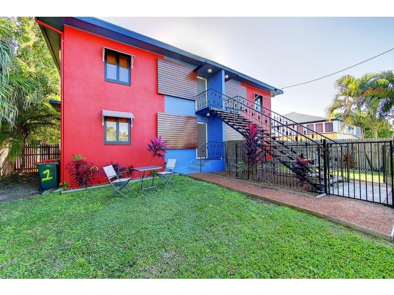1/19 Carr Street, Hermit Park QLD 4812