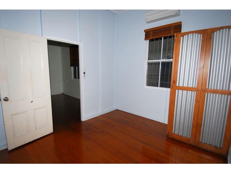 55 Perkins Street, South Townsville QLD 4810