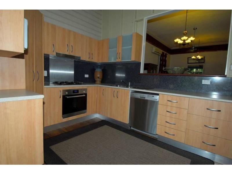 15 Clayton Street, Hermit Park QLD 4812