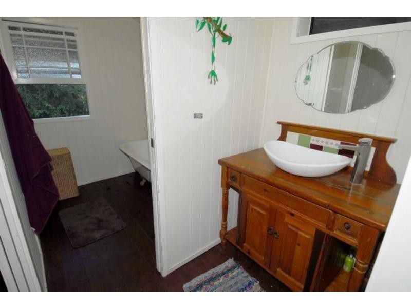 15 Clayton Street, Hermit Park QLD 4812