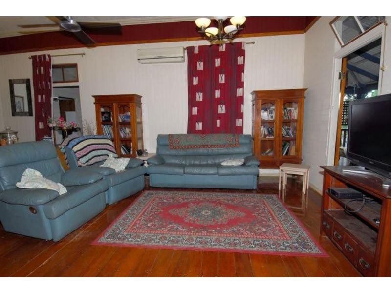 15 Clayton Street, Hermit Park QLD 4812