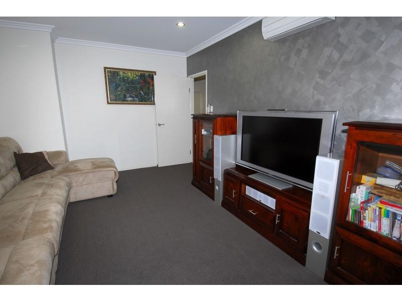 18 Beach Oak Drive, Sanctum Estate, Mount Low QLD 4818