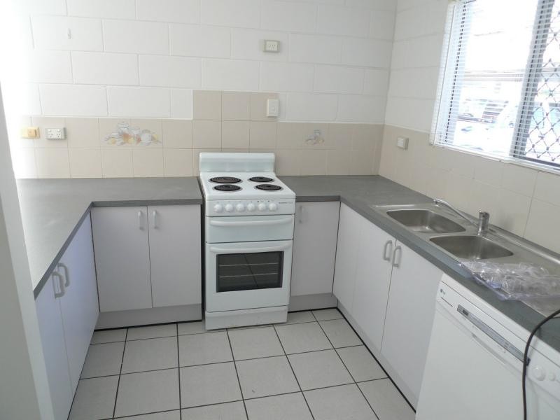 1/16 Marks Street, Hermit Park QLD 4812