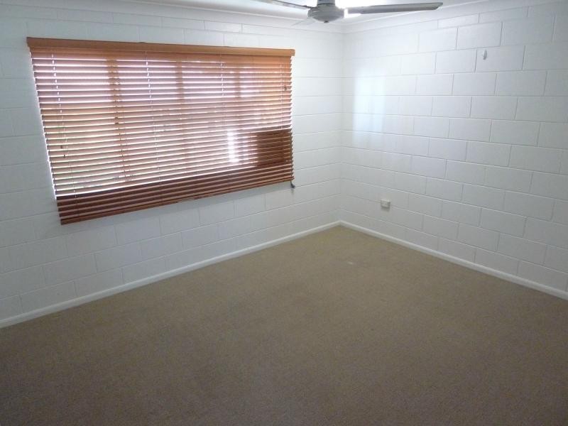 1/16 Marks Street, Hermit Park QLD 4812