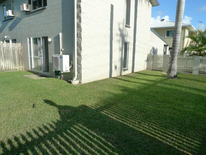1/16 Marks Street, Hermit Park QLD 4812