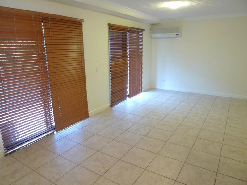 101 Railway Avenue, Railway Estate QLD 4810