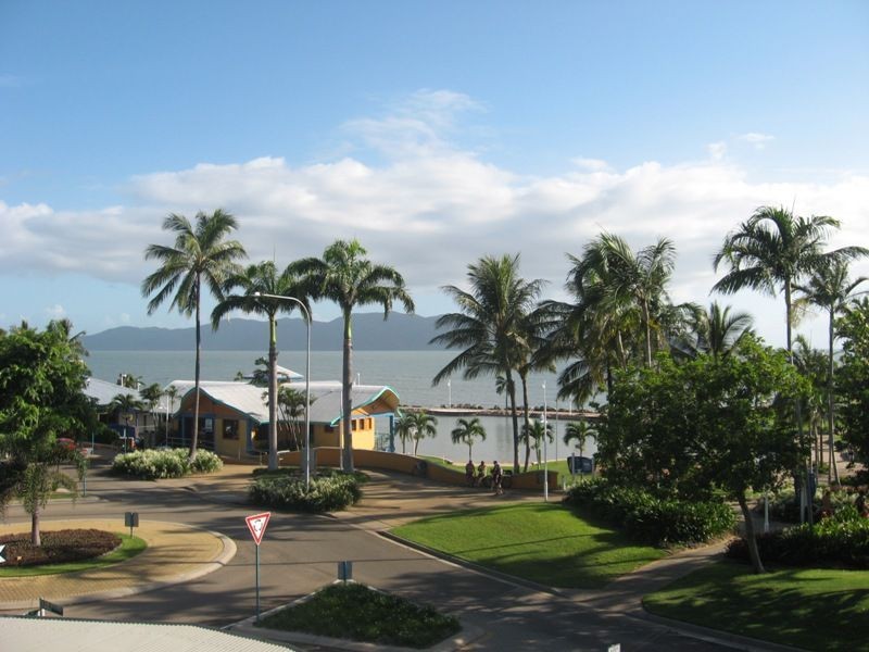 4/120 The Strand, North Ward QLD 4810