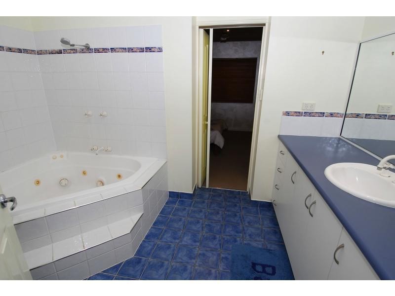 18 Southern Cross Circuit, Douglas QLD 4814