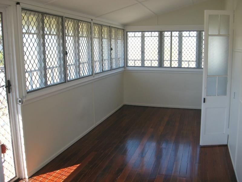 23 Lowth Street, Rosslea QLD 4812