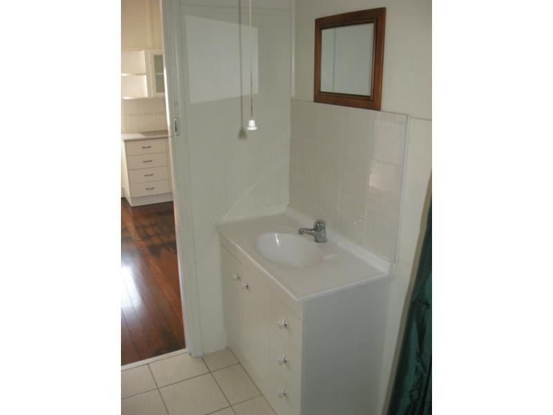 23 Lowth Street, Rosslea QLD 4812