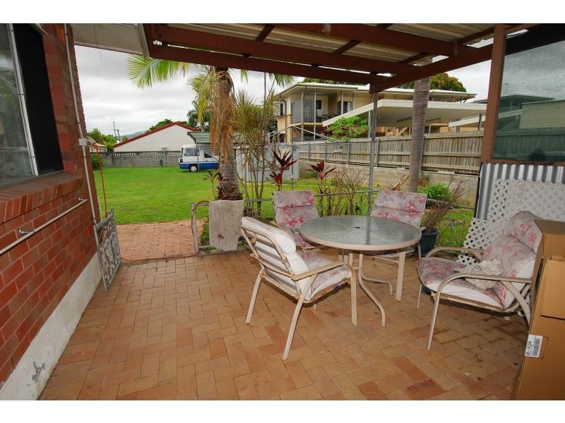 14 Crauford Street, West End QLD 4810