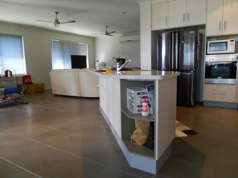 40 Hillock Crescent, Bushland Beach QLD 4818